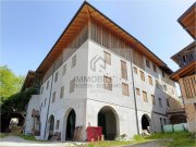 Sarnonico "Casa Brèsemi": Historisches Haus mit Garten im Zentrum zu verkaufen Gewerbe kaufen