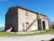 Castellaccia Großes landwirtschaftliches Anwesen in traumhafter Lage Haus kaufen