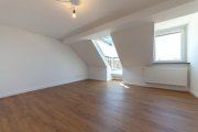 Aschaffenburg DIETZ: Provisionsfreie, sanierte 3-Zimmer-Wohnung mit Einbauküche, optionale Garage - Wärmepumpe! Wohnung kaufen