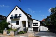 Mühltal Charmantes 2-Familienhaus mit herrlichem Grundstück und einer sehr angenehmen Wohnatmosphäre Haus kaufen