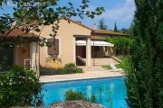 Cheval-Blanc Schöne und stilvolle Villa mit viel Umschwung im Herzen der Provence und mit Swimming Pool Haus kaufen