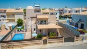 Albufeira 

Charmante Villa in privilegierter Lage, nur wenige Gehminuten vom Strand mit 3 Bars/Restaurants und Wassersportaktivitäten