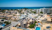 Albufeira 

Charmante Villa in privilegierter Lage, nur wenige Gehminuten vom Strand mit 3 Bars/Restaurants und Wassersportaktivitäten