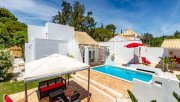 Albufeira Komplett eingezäunte und freistehende Villa auf einem riesigen Grundstück mit der Privatsphäre und Ruhe, die Sie sich in Haus