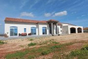 Avgorou One of a kind, private build 5 bedroom property on huge 5587m2 plot with TITLE DEEDS and many special features - AVG121.This