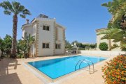 Ayia Thekla 2 bedroom detached villa with TITLE DEEDS and Sea Views and Private Swimming Pool in Ayia Thekla - CAT102Set on a large 370m2 es