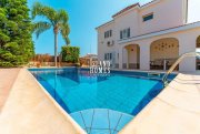 Ayia Thekla 3 bedroom, 2 bathroom villa on huge 505m2 plot with swimming pool and TITLE DEEDS in fantastic location of Ayia Thekla - gorgeo