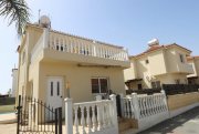 Ayia Thekla Spacious 3 bedroom, 2 bathroom detached villa with large sea view balcony and private pool in Ayia Thekla - STT105.This 3 villa