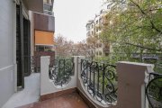 Barcelona Neu renovierte Wohnung im linken Eixample in Barcelona. 163m2 bebaute Fläche, 150m2 Wohnfläche. Sie verfügt über 2 2 Wohnung