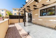 Kapparis 3 bedroom, 2 bathroom, town house on popular complex with fantastic communal facilities in Kapparis - KYK137This modern 3 storey