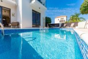 Kapparis 3 bedroom, 2 bathroom villa with TITLE DEEDS and SEA VIEWS in fabulous, gated, location of Kapparis - POS119This superb property