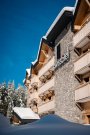 Kolašin Ski Studio Apartment is part of a hotel, located directly on the slopes of Kolasin 1600 Ski Resort. This is the first ski-in in 