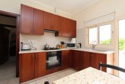 Paralimni 2 bedroom, 1 bathroom traditional style bungalow with TITLE DEEDS on large plot in Paralimni - PAR140.Located in a quiet, area