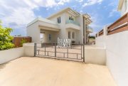 Paralimni BRAND NEW 4 bedroom, 2 bathroom detached villa on small development with SEA VIEWS in Paralimni - SCP104.This small development 