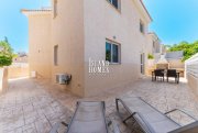 Pernera 2 bedroom, 2 bathroom ground floor apartment with TITLE DEEDS on a gated complex with a communal pool just 800m from the sea in