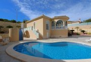 San Miguel de Salinas Villa mit pool. Entkomme dem täglichen Trubel und erlebe das mediterrane Leben in dieser wunderschönen spanischen Villa mit 3