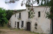 Sant Iscle de Vallalta Dieses Bauernhaus befindet sich am Rande des Montnegre Naturparks in einem Gebiet mit mediterranem Wald, wo sich 
auch noch Haus