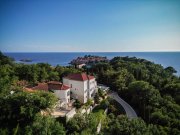 Sveti Stefan On this majestic estate there are 2 villas on unparraled location in Miločer Park, in the immediate vicinity of Sveti Stefan -