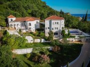 Sveti Stefan On this majestic estate there are 2 villas on unparraled location in Miločer Park, in the immediate vicinity of Sveti Stefan -