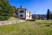 Tordera Finca mit 14,2 Hektar Land und grosser Naturstein Masia in gutem Zustand. Wunderschöne Aussicht, mitten im Naturpark Montnegre,