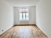 Dresden Tolle ganz frisch renovierte 3 Raumwohnung mit Wohnküche, neuem Parkett und Balkon Wohnung mieten