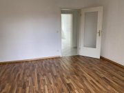 Zwickau Schöne Wohnung in Denkmalschutzobjekt mit neuewertiger Einbauküche, Stellplatz und Balkon Wohnung mieten