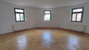 Chemnitz Großzügige DG 3-Zimmer mit Wannenbad und Parkett in zentraler Lage!!! Wohnung mieten