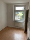 Limbach-Oberfrohna Günstige und großzügige 2-Zimmer mit Laminat in ruhiger Lage! EBK mgl. Wohnung mieten