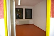 Erkrath Praxis / Callcenter / Bürofläche ca 230m² in Erkrath Unterfeldhaus. Erweiterbar bis zu 500m² Gewerbe mieten