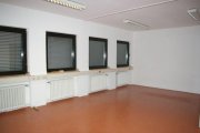 Erkrath Praxis / Callcenter / Bürofläche ca 230m² in Erkrath Unterfeldhaus. Erweiterbar bis zu 500m² Gewerbe mieten