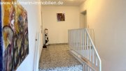 Erftstadt Helle 3-Zimmerwohnung im Dachgeschoss eines 7-Parteienhauses zu vermieten, Balkon, Stellplatz u. Kellerraum inklusive Wohnung