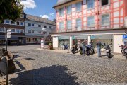 Adenau 1a-Lage am Marktplatz: Ladenlokal oder Gastronomie direkt im Zentrum von Adenau Gewerbe mieten