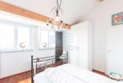 München Lichtdurchflutete 3-Zimmer-Dachgeschosswohnung Wohnung mieten