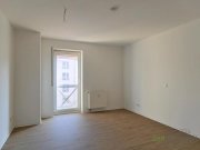 Meiningen (12537_43) MGN: bezugsfertige Wohnung mit Vinylböden, Aufzug und sonnigem Balkon, Hausmeisterdienste inklusive Wohnung mieten